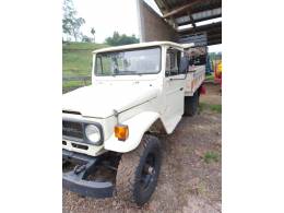 TOYOTA - BANDEIRANTE - 1986/1986 - Bege - Sob Consulta