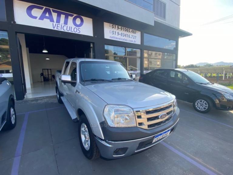 FORD - RANGER - 2011/2011 - Prata - Sob Consulta