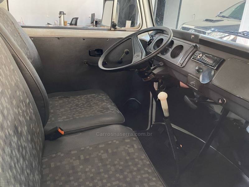 VOLKSWAGEN - KOMBI - 1996/1996 - Branca - Sob Consulta