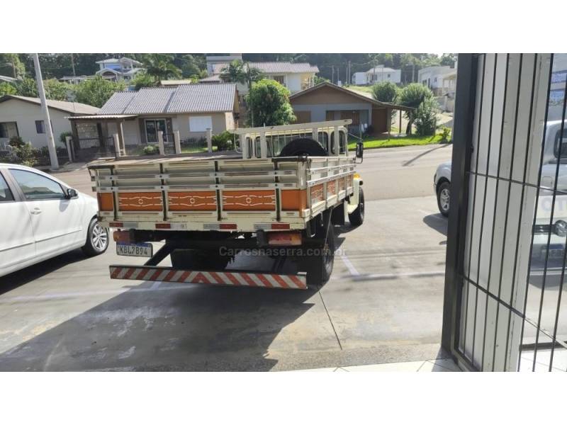 TOYOTA - BANDEIRANTE - 1986/1986 - Bege - Sob Consulta
