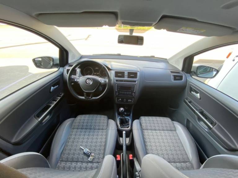 VOLKSWAGEN - FOX - 2016/2016 - Prata - Sob Consulta